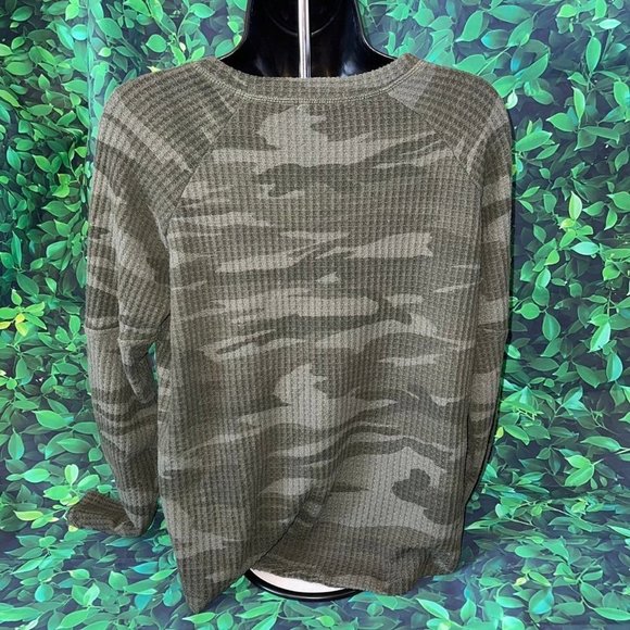 Sweet romeo thermal camo print shirt XS - Picture 3 of 5